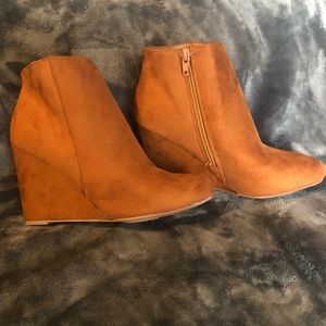 BAMBOO - BRAND NEW NEVER WORN Faux Suede (looks like real suede) ankle booties